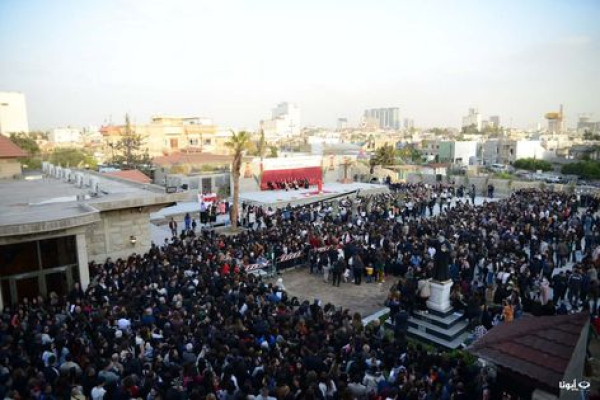 الآلاف يشاركون في مسيرة الشعانين التقلديّة في بلدة عنكاوا