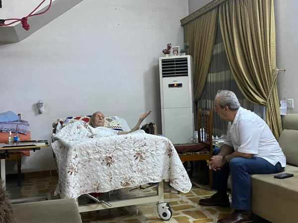 السكرتير العام لحزب بيت نهرين الديمقراطي يتفقد صحة القس سليم البرادوستي