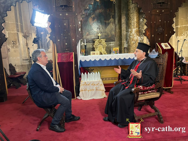 البطريرك مار اغناطيوس يوسف الثالث يونان يجري مقابلة على قناة تلفزيون فرانس2 في باريس
