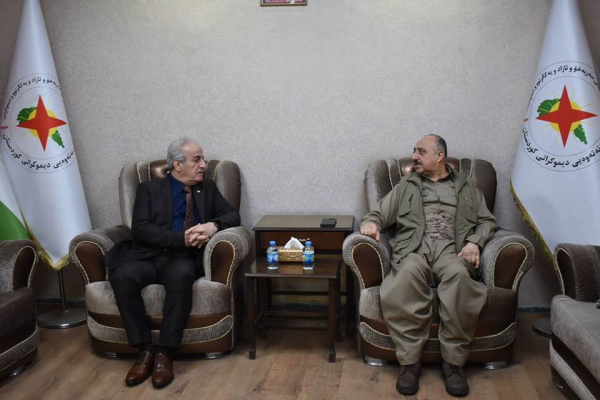 السكرتير العام يلتقي السيد مخموري